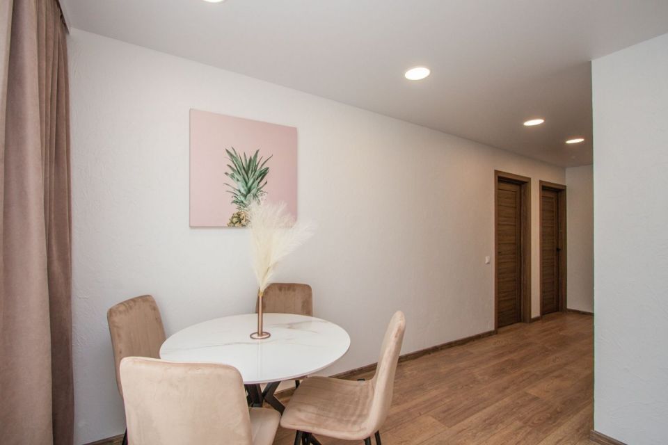 Parduodamas suremontuotas 2 kambarių butas, Dainų g. 44, Šiaulių mieste