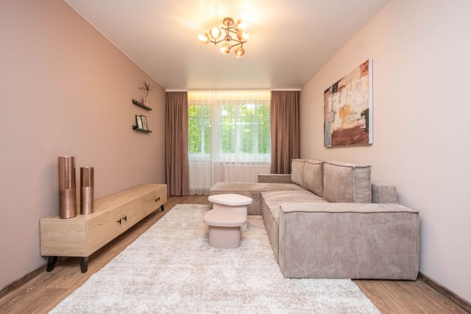Parduodamas suremontuotas 2 kambarių butas, Dainų g. 44, Šiaulių mieste