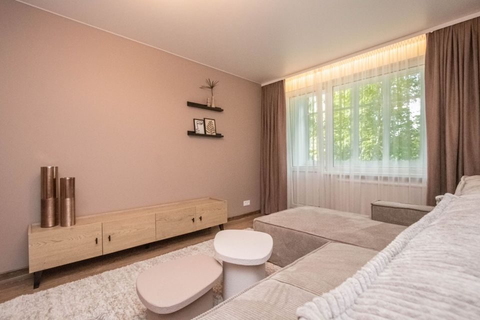 Parduodamas suremontuotas 2 kambarių butas, Dainų g. 44, Šiaulių mieste