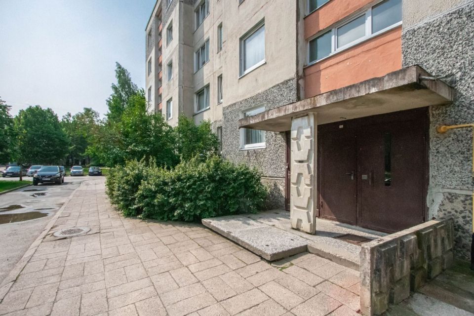 Parduodamas suremontuotas 2 kambarių butas, Dainų g. 44, Šiaulių mieste