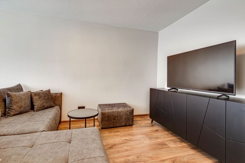 Parduodamas suremontuotas 2 kambarių butas Kelmėje, Birutės g. 2