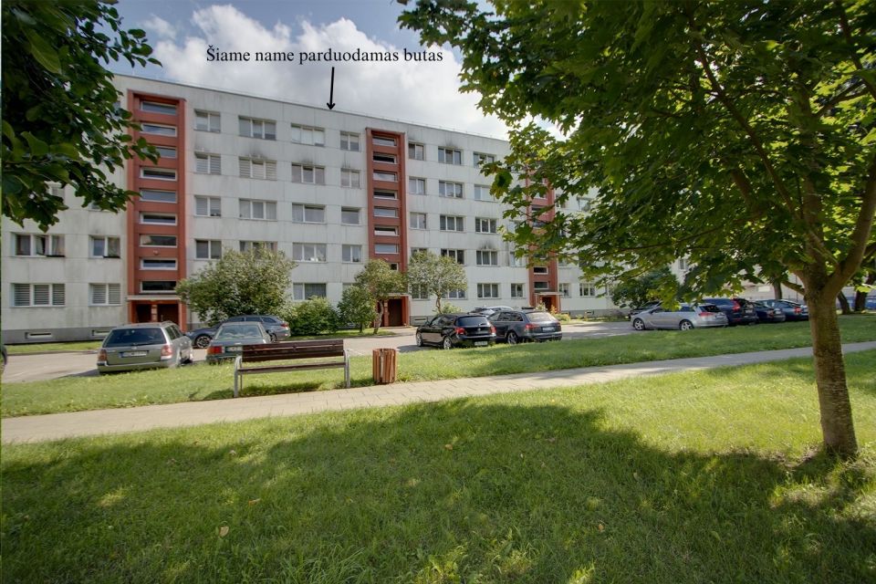 Parduodamas &scaron;viesus 2-jų kambarių butas renovuotame name Jonavoje, Birutės g. 6