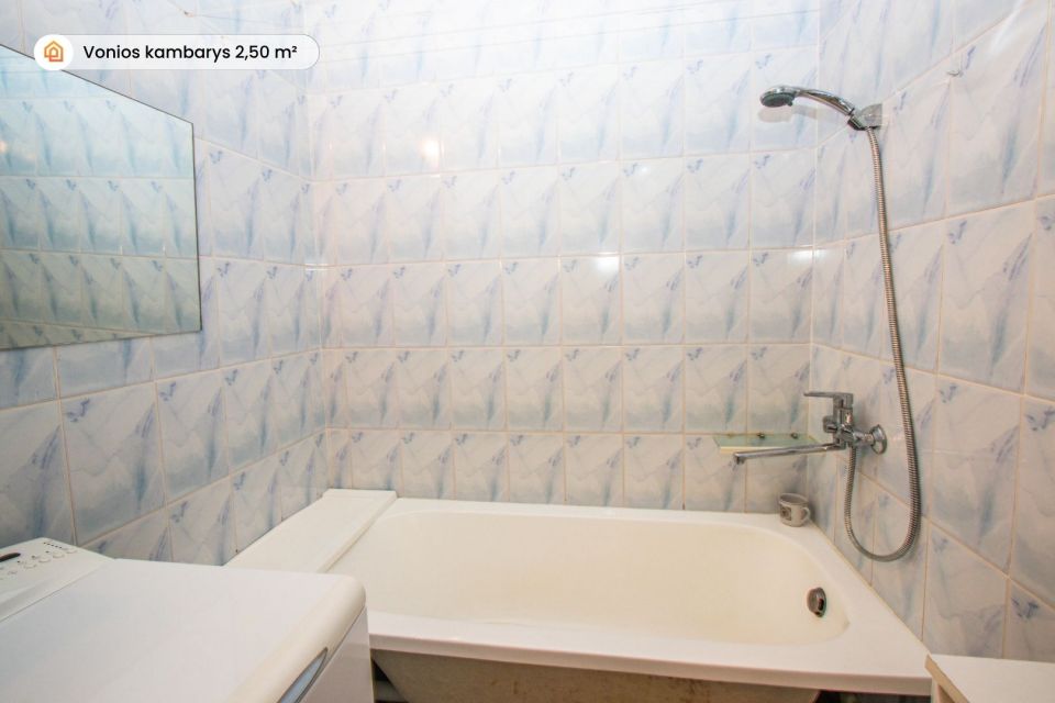 Parduodamas &scaron;viesus ir tvarkingas 1 kambario butas su holu Vilniaus g. 44, Skuode