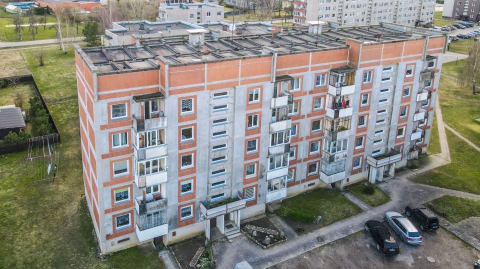 Parduodamas &scaron;viesus ir tvarkingas 1 kambario butas su holu Vilniaus g. 44, Skuode