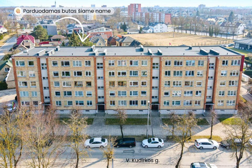 Parduodamas tvarkingas 1 kambario butas V. Kudirkos g. 48, Šiauliuose