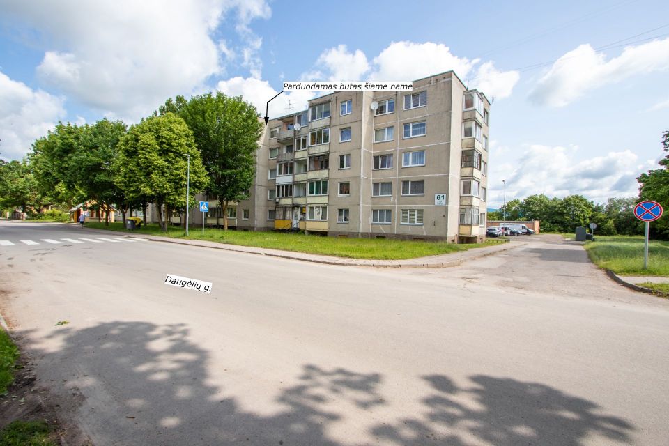 Parduodamas tvarkingas 2 kambarių butas Kuršėnuose, Daugėlių g. 61.