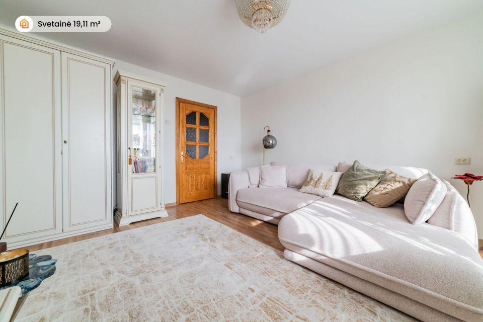 Parduodamas tvarkingas 2 kambarių butas Vilniaus g. 28, &Scaron;iauliuose, netoli Salduvės parko!