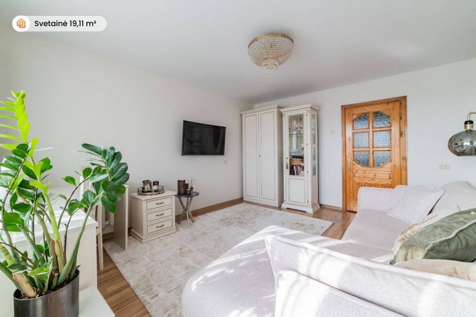 Parduodamas tvarkingas 2 kambarių butas Vilniaus g. 28, &Scaron;iauliuose, netoli Salduvės parko!