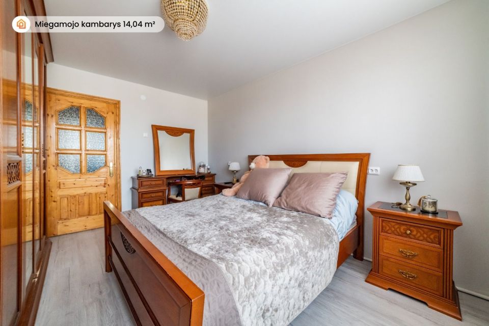 Parduodamas tvarkingas 2 kambarių butas Vilniaus g. 28, &Scaron;iauliuose, netoli Salduvės parko!