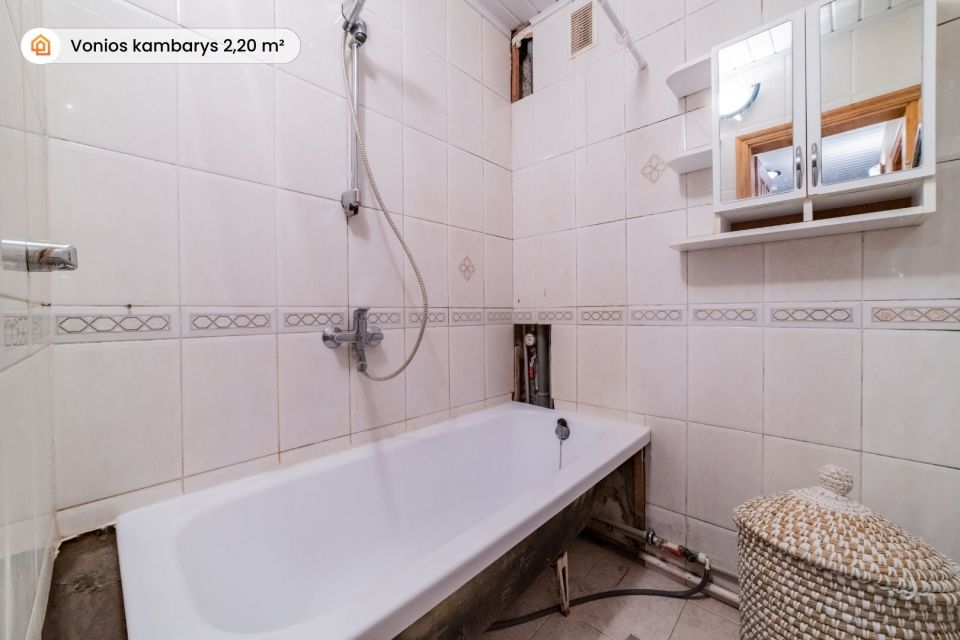 Parduodamas tvarkingas 2 kambarių butas Vilniaus g. 28, &Scaron;iauliuose, netoli Salduvės parko!