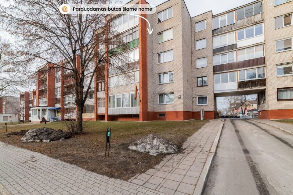 Parduodamas tvarkingas 2 kambarių butas Vilniaus g. 28, &Scaron;iauliuose, netoli Salduvės parko!