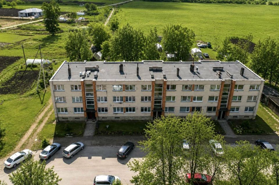 Parduodamas tvarkingas ir erdvus 2 kambarių butas Radvili&scaron;kio r., Kuti&scaron;kių k., Pu&scaron;ų g. 55