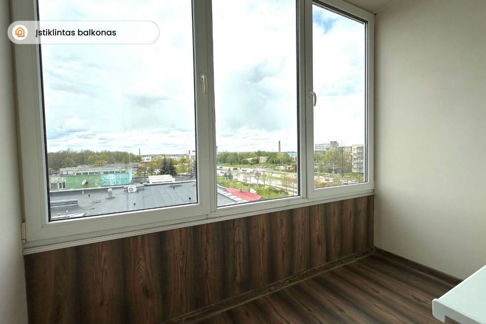 Parduodamas tvarkingas ir jaukus 2-jų kambarių butas Mažeikiuose, Žemaitijos g. 6.