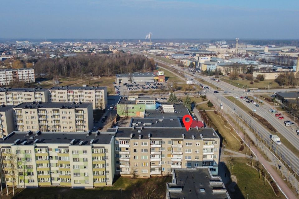 Parduodamas tvarkingas ir jaukus 2-jų kambarių butas Mažeikiuose, Žemaitijos g. 6.