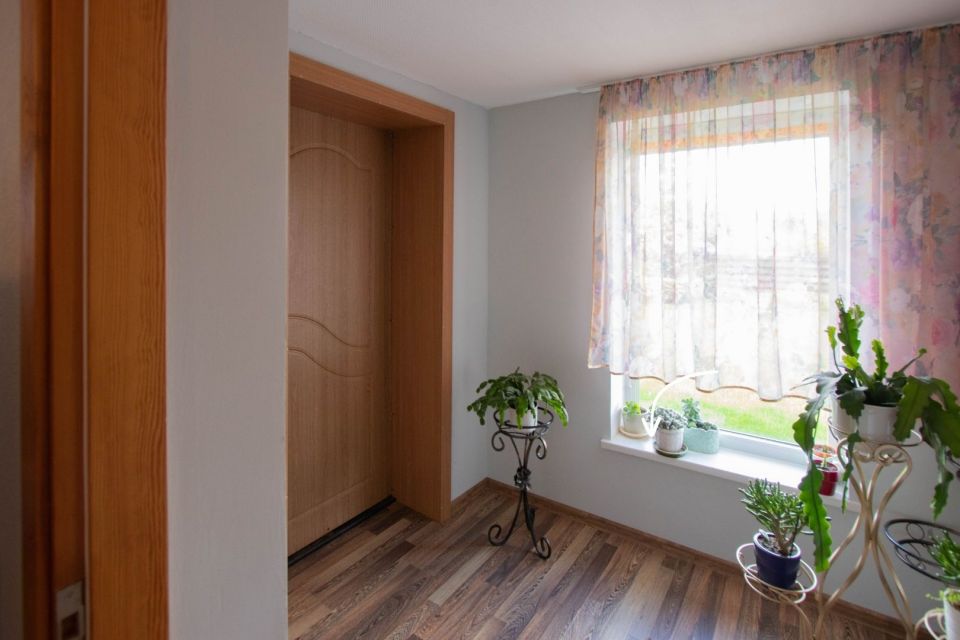 Parduodamas tvarkingas ir prižiūrėtas gyvenamasis namas Tirk&scaron;lių miestelyje, Klevų g., Mažeikių r.