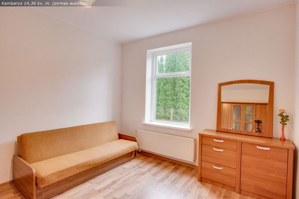 Parduodamas tvarkingas, pilnai įrengtas mūrinis namas Ukmergės g. 93, Šiauliai.