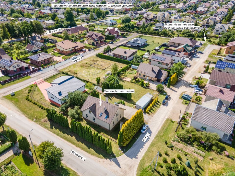 Parduodamas tvarkingas, pilnai įrengtas mūrinis namas Ukmergės g. 93, Šiauliai.