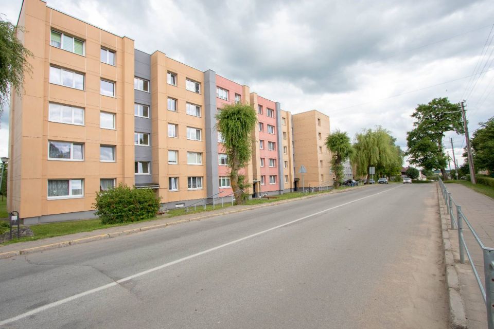 Parduodamas tvarkingas, su visais baldais ir buitine technika, 1 kambario butas, Laižuvos g. 10, Akmenė, Akmenės r.