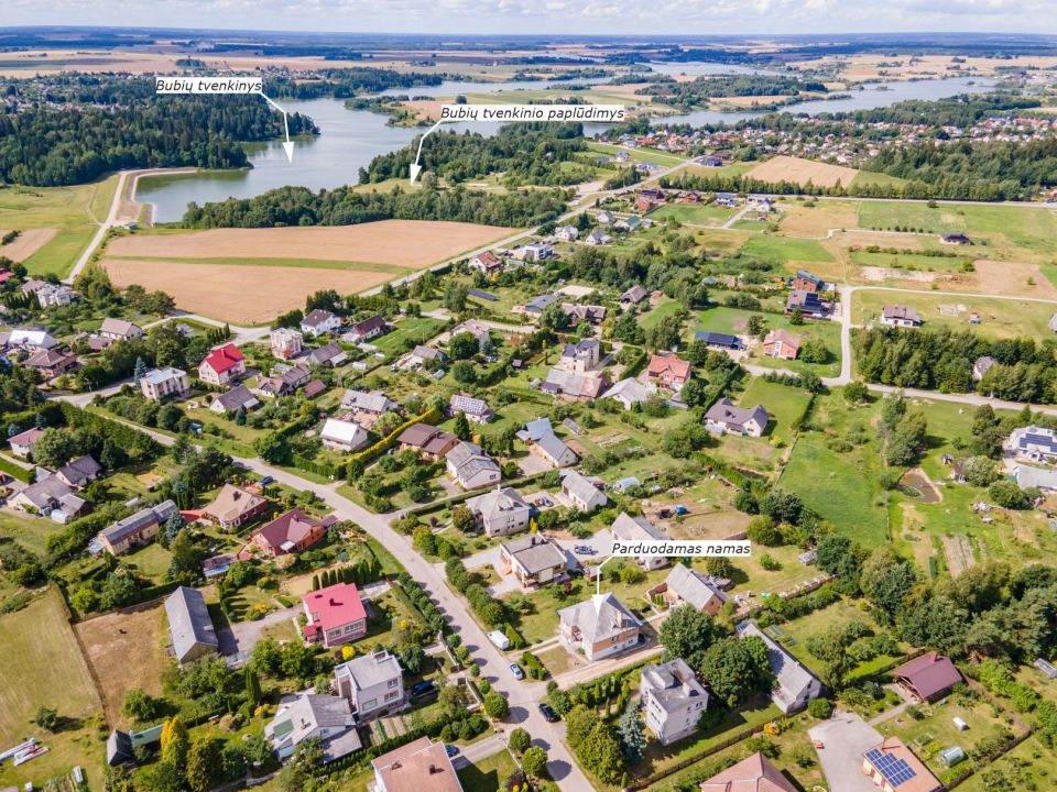 Parduodamas tvarkingas, su visomis miesto komunikacijomis mūrinis namas Saulėtekio g. 11, Bubiai, Šiaulių r.