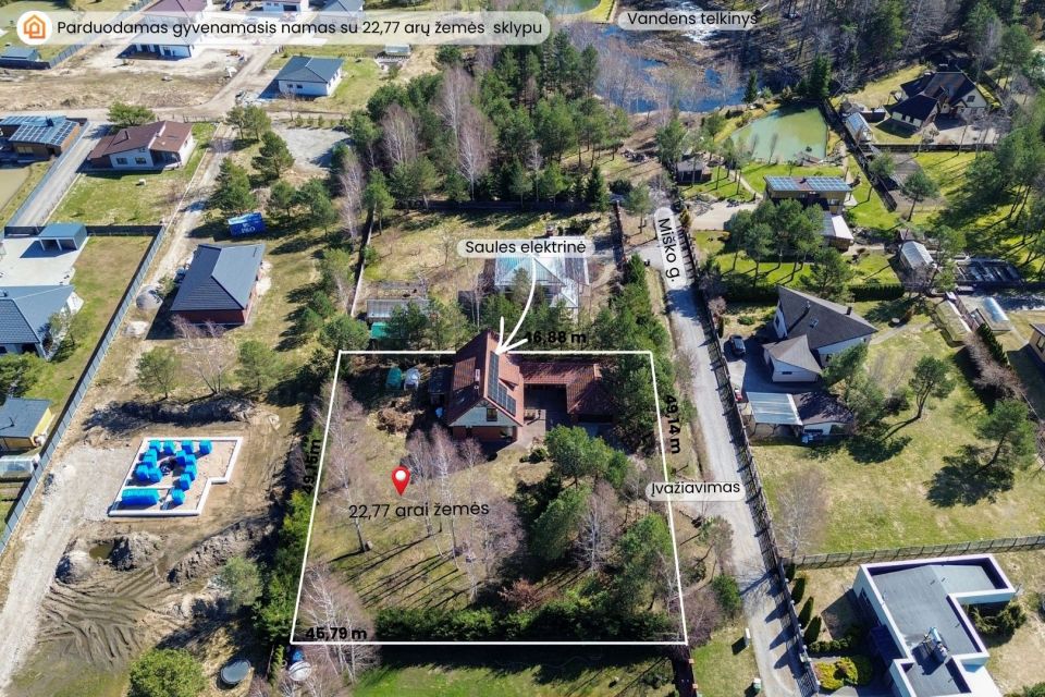 Parduodamas pilnai įrengtas 249,96 m&sup2; namas su mansarda Ketvergiuose, Mi&scaron;ko g.-16, Klaipėdos raj.  Namui priklauso erdvus 22,77 arų žemės sklypas