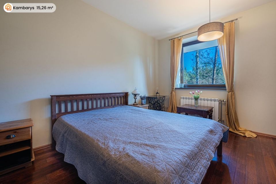 Parduodamas pilnai įrengtas 249,96 m&sup2; namas su mansarda Ketvergiuose, Mi&scaron;ko g.-16, Klaipėdos raj.  Namui priklauso erdvus 22,77 arų žemės sklypas