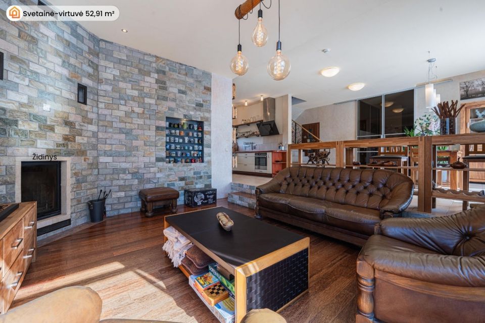 Parduodamas pilnai įrengtas 249,96 m&sup2; namas su mansarda Ketvergiuose, Mi&scaron;ko g.-16, Klaipėdos raj.  Namui priklauso erdvus 22,77 arų žemės sklypas