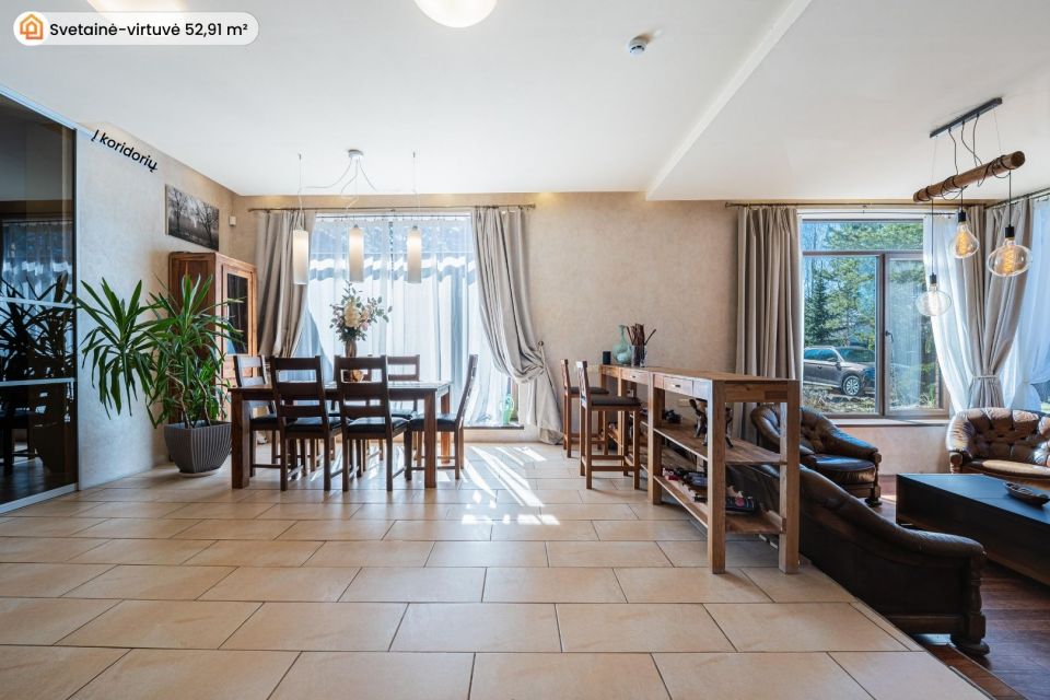 Parduodamas pilnai įrengtas 249,96 m&sup2; namas su mansarda Ketvergiuose, Mi&scaron;ko g.-16, Klaipėdos raj.  Namui priklauso erdvus 22,77 arų žemės sklypas