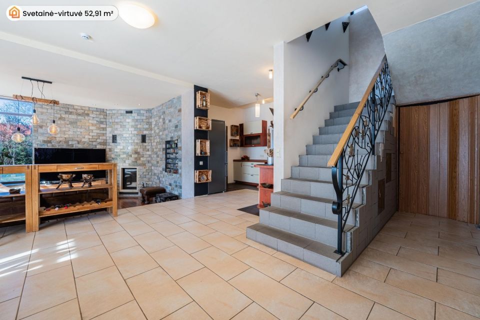 Parduodamas pilnai įrengtas 249,96 m&sup2; namas su mansarda Ketvergiuose, Mi&scaron;ko g.-16, Klaipėdos raj.  Namui priklauso erdvus 22,77 arų žemės sklypas