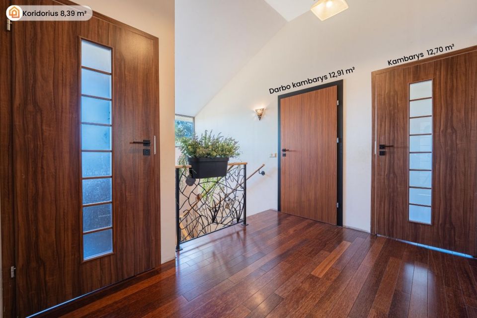 Parduodamas pilnai įrengtas 249,96 m&sup2; namas su mansarda Ketvergiuose, Mi&scaron;ko g.-16, Klaipėdos raj.  Namui priklauso erdvus 22,77 arų žemės sklypas