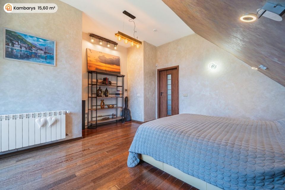 Parduodamas pilnai įrengtas 249,96 m&sup2; namas su mansarda Ketvergiuose, Mi&scaron;ko g.-16, Klaipėdos raj.  Namui priklauso erdvus 22,77 arų žemės sklypas