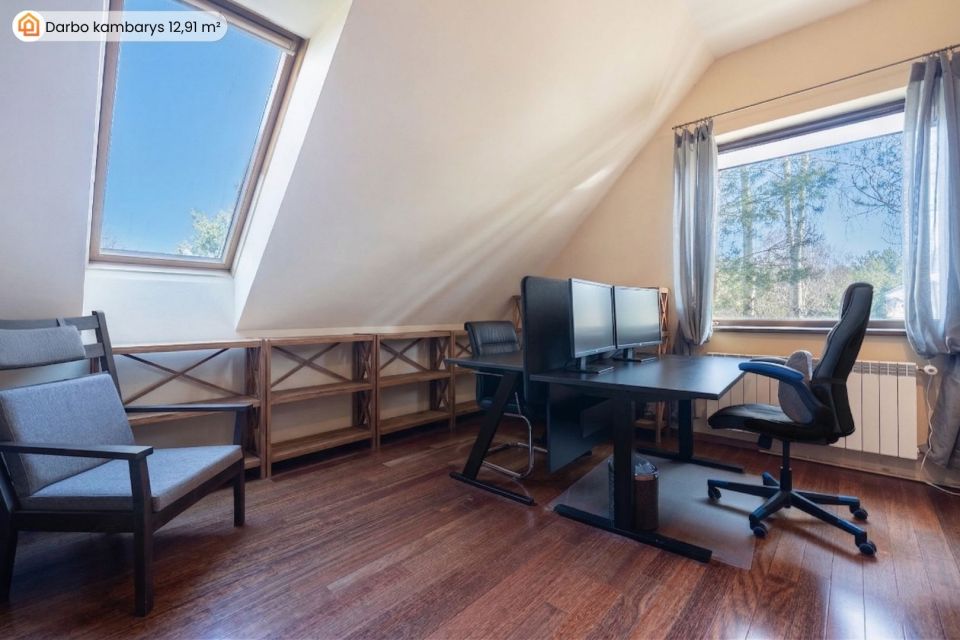 Parduodamas pilnai įrengtas 249,96 m&sup2; namas su mansarda Ketvergiuose, Mi&scaron;ko g.-16, Klaipėdos raj.  Namui priklauso erdvus 22,77 arų žemės sklypas