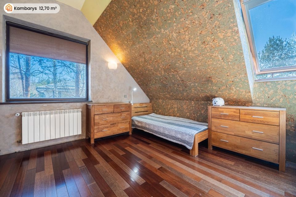 Parduodamas pilnai įrengtas 249,96 m&sup2; namas su mansarda Ketvergiuose, Mi&scaron;ko g.-16, Klaipėdos raj.  Namui priklauso erdvus 22,77 arų žemės sklypas