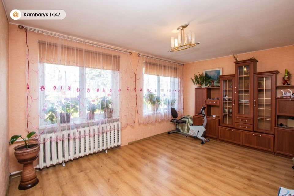 Parduodamas vieno auk&scaron;to su mansarda 180 m&sup2; mūrinis gyvenamasis namas Salantuose, Liepų g.