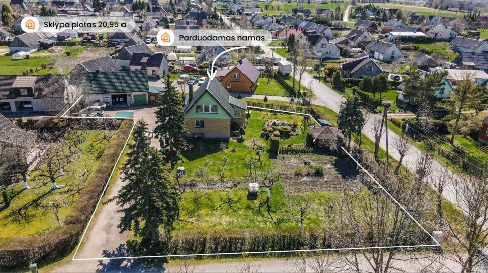 Parduodamas vieno auk&scaron;to su mansarda 180 m&sup2; mūrinis gyvenamasis namas Salantuose, Liepų g.