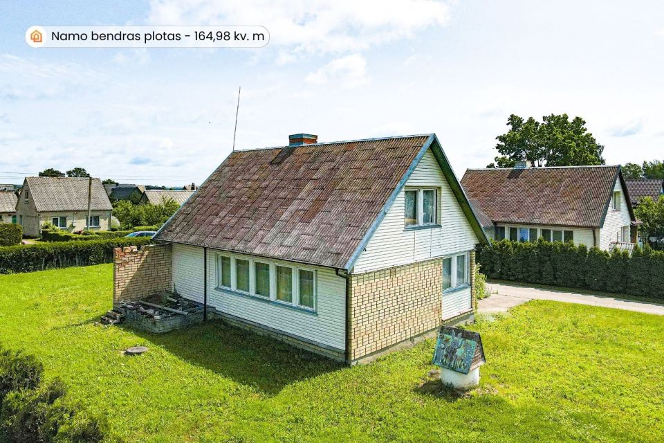 Parduodamas vieno aukšto su mansarda namas su 16,88 arų žemės sklypu Gėlės g., Naisių k., Šiaulių r.