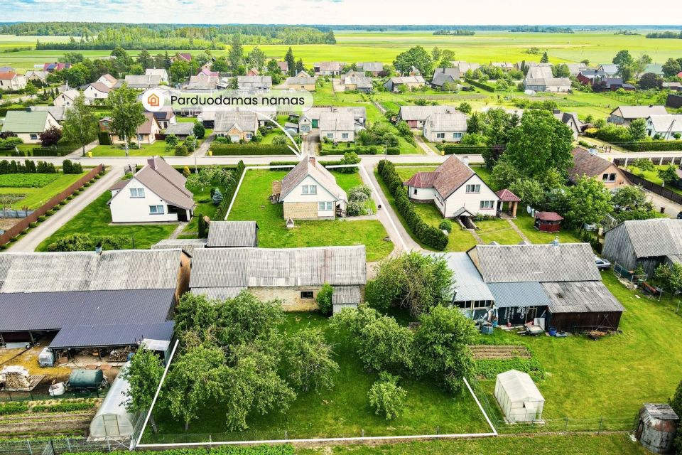 Parduodamas vieno aukšto su mansarda namas su 16,88 arų žemės sklypu Gėlės g., Naisių k., Šiaulių r.