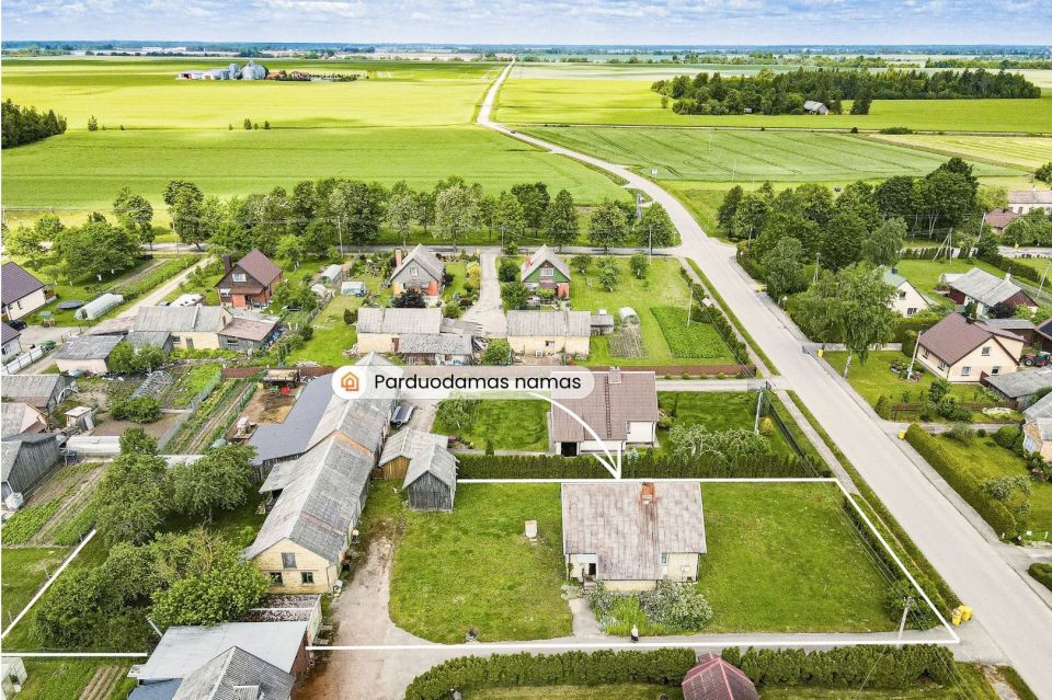 Parduodamas vieno aukšto su mansarda namas su 16,88 arų žemės sklypu Gėlės g., Naisių k., Šiaulių r.