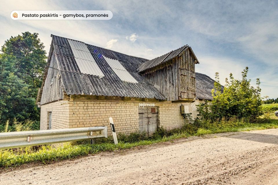 Parduodami 3,34 ha bendro ploto sklypai su vandens malūnu Kuodžių k., Tel&scaron;ių r.