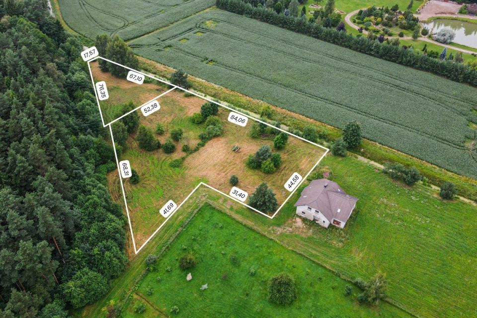 Parduodami 77,40 arų namų valdos sklypai Urvikiuose, Mažeikių rajone šalia miško