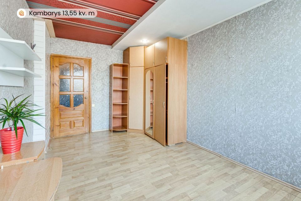 Parduodami du butai – 2 kambarių ir šalia esantis 1 kambario butas Pievų  g. 4, Radviliškyje