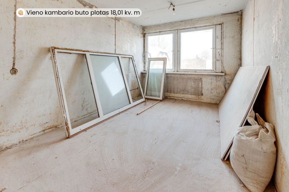 Parduodami du butai – 2 kambarių ir šalia esantis 1 kambario butas Pievų  g. 4, Radviliškyje