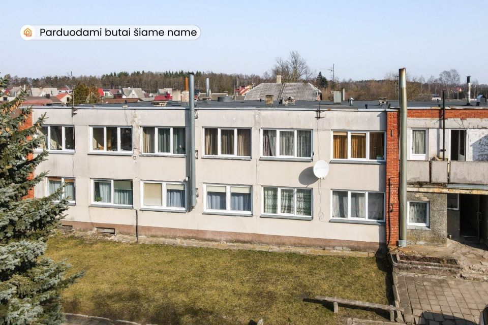 Parduodami du butai – 2 kambarių ir šalia esantis 1 kambario butas Pievų  g. 4, Radviliškyje