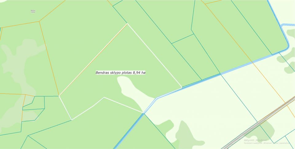 Parduodami trys sklypai, kurių bendras plotas 10,81 ha (sklypai – 8,94 ha, 1,15 ha ir 0,72 ha) žemės ūkio ir miško ūkio paskirties sklypai.