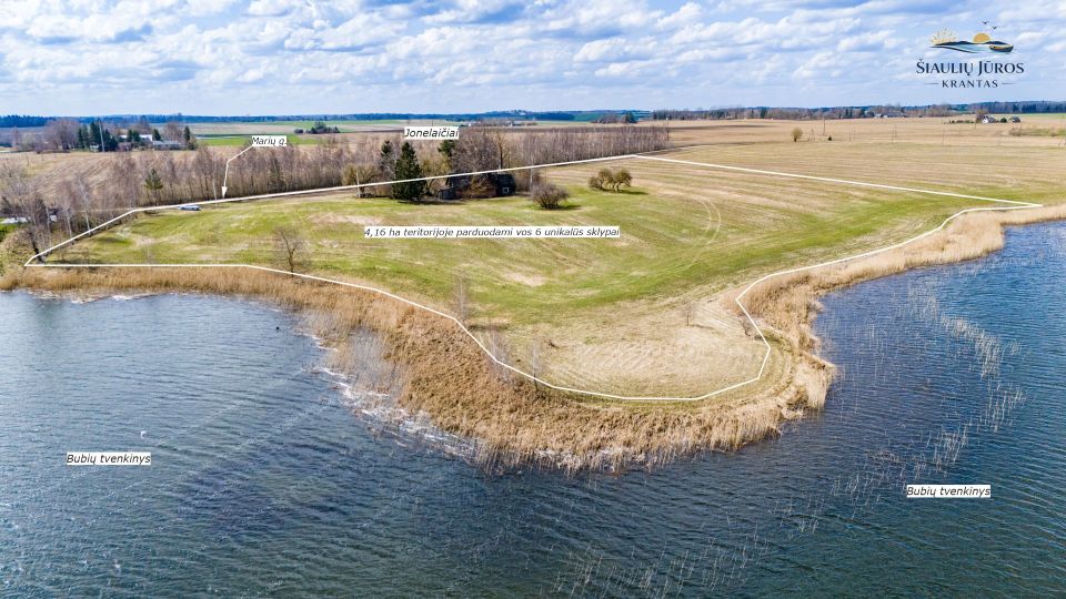 Parduodami unikalūs sklypai prie vandens telkinio, formuojamame 6 - ių erdvių sklypų, nedidelės koncentracijos kvartale - &bdquo;&Scaron;iaulių Jūros Krantas&ldquo;.