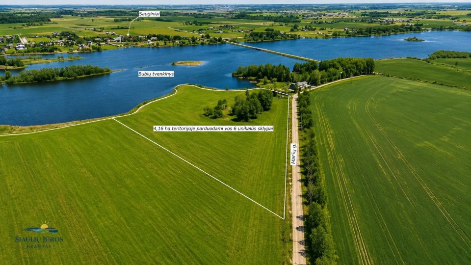 Parduodami unikalūs sklypai prie vandens telkinio, formuojamame 6 - ių erdvių sklypų, nedidelės koncentracijos kvartale - &bdquo;&Scaron;iaulių Jūros Krantas&ldquo;.