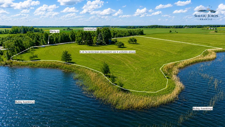 Parduodami unikalūs sklypai prie vandens telkinio, formuojamame 6 - ių erdvių sklypų, nedidelės koncentracijos kvartale - &bdquo;&Scaron;iaulių Jūros Krantas&ldquo;.