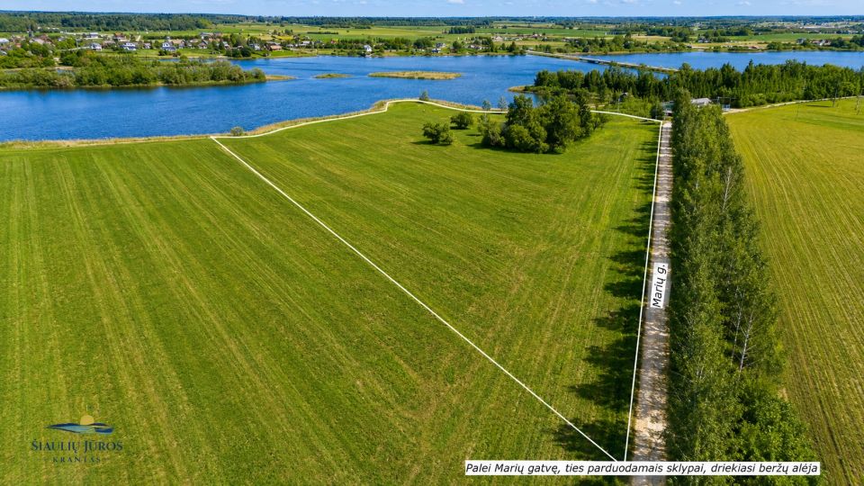 Parduodami unikalūs sklypai prie vandens telkinio, formuojamame 6 - ių erdvių sklypų, nedidelės koncentracijos kvartale - &bdquo;&Scaron;iaulių Jūros Krantas&ldquo;.