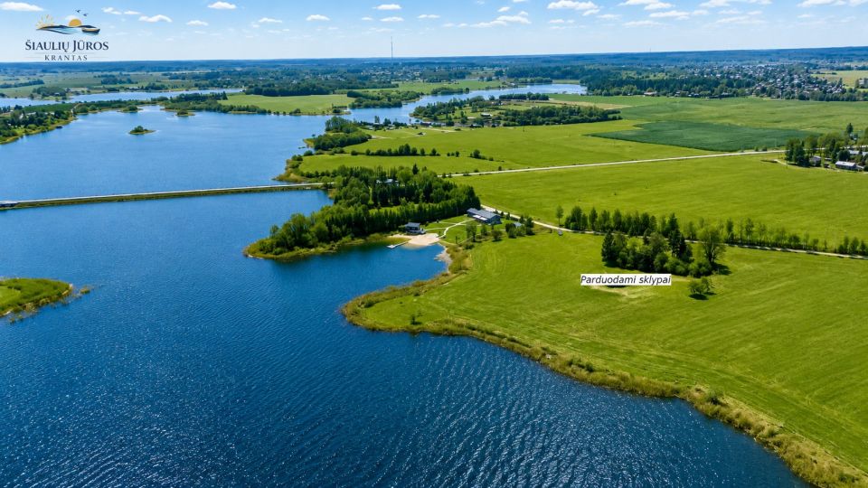 Parduodami unikalūs sklypai prie vandens telkinio, formuojamame 6 - ių erdvių sklypų, nedidelės koncentracijos kvartale - &bdquo;&Scaron;iaulių Jūros Krantas&ldquo;.