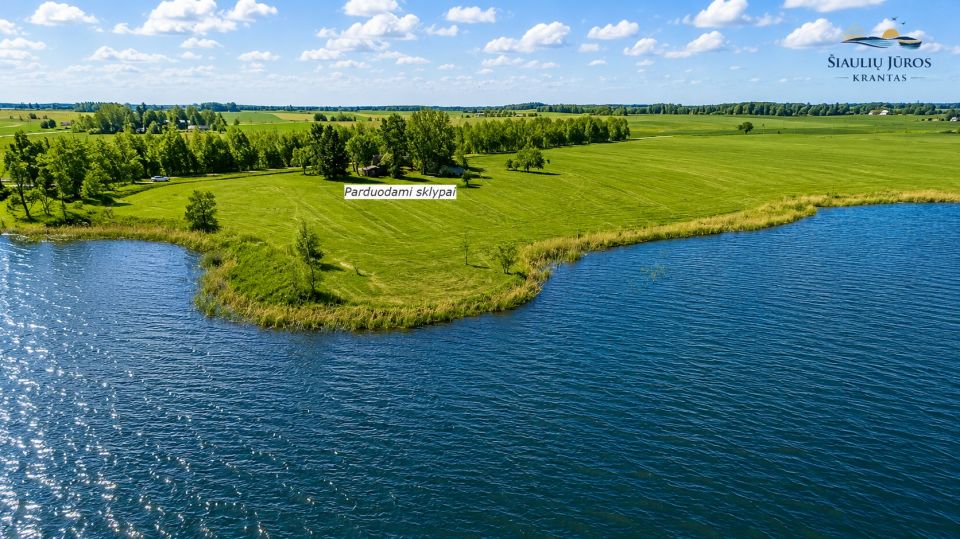 Parduodami unikalūs sklypai prie vandens telkinio, formuojamame 6 - ių erdvių sklypų, nedidelės koncentracijos kvartale - &bdquo;&Scaron;iaulių Jūros Krantas&ldquo;.