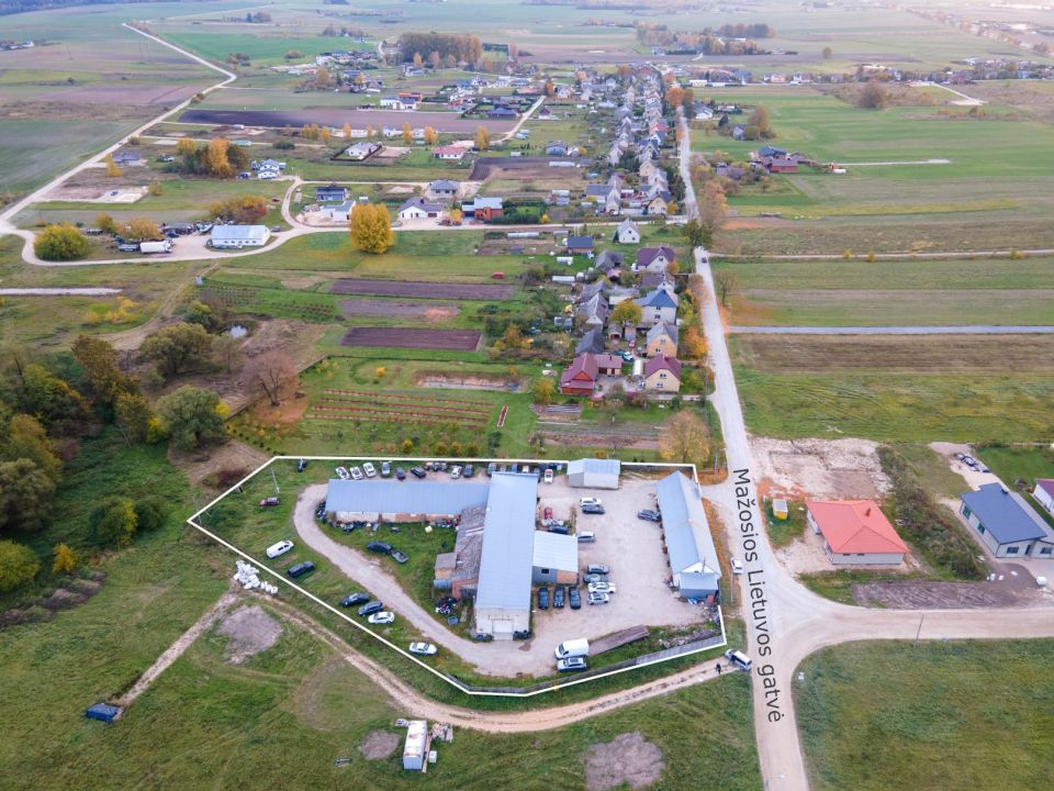 Parduodamos  1/2 dalis visų patalpų ir žemės sklypo kur pilnai vykdoma automobilių serviso veikla Šiaulių mieste, Mažosios Lietuvos g.3H